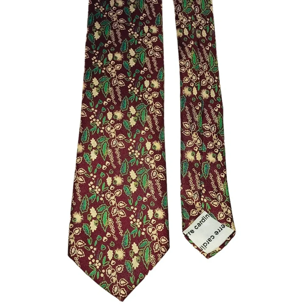 Vtg PIERRE CARDIN 100% Silk Burgundy Green Berries Leaf Holiday Neck Tie NEW